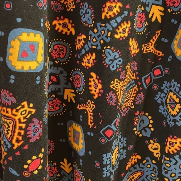 LulaRoe Ladies Carly Swing Dress Size M Black, Blue Yellow Pattern Color… - Picture 4 of 8